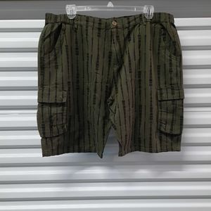 Mens Cargo Shorts Size 42 Green Black Casual Utility Pants